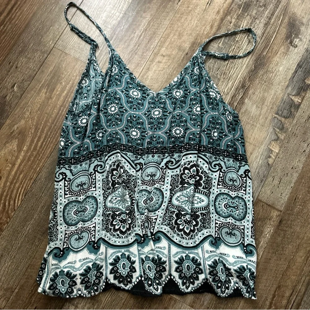 Francesca’s Tank Tops - Picture 2 of 5